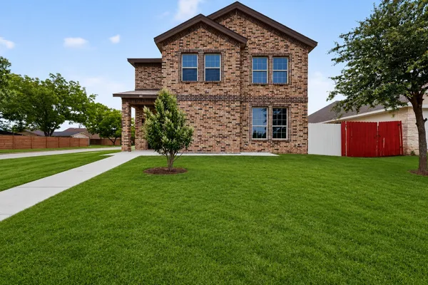 800 OAK CREEK DR