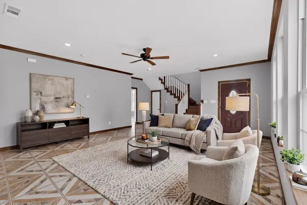 800 OAK CREEK DR