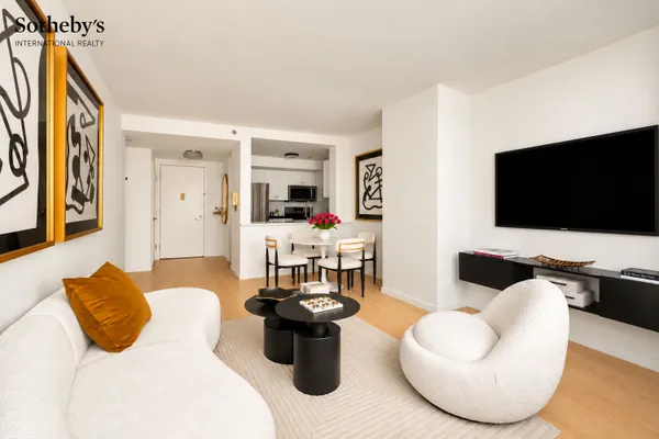 520 W 23RD ST 5E