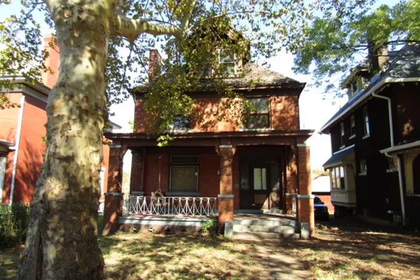 429 E 11TH AVE