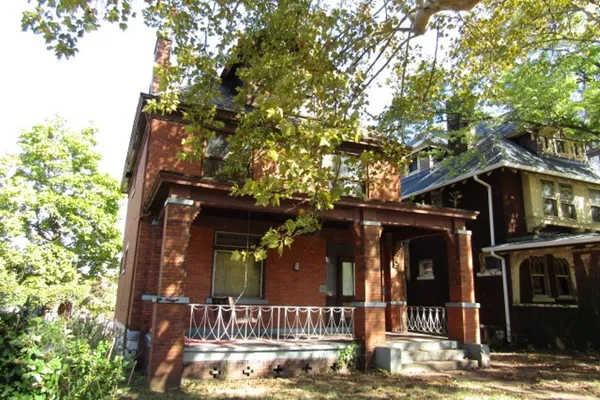 429 E 11TH AVE