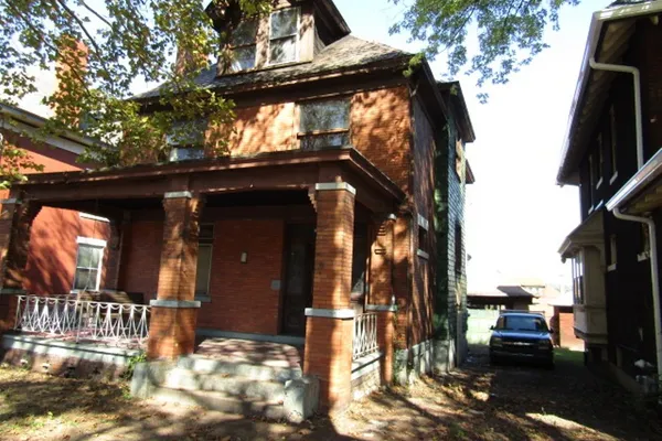 429 E 11TH AVE