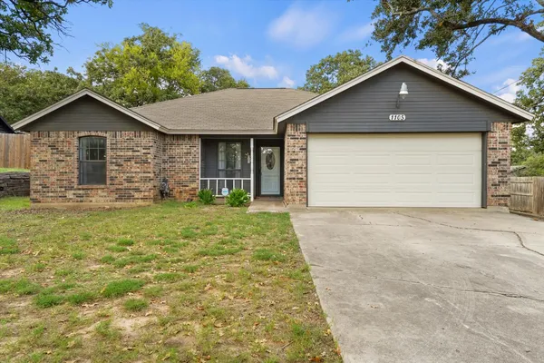 1105 LAKEVIEW DR