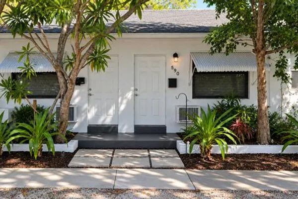 1500 NE 15TH AVE