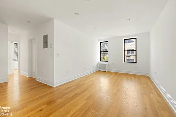105 BENNETT AVE 55B