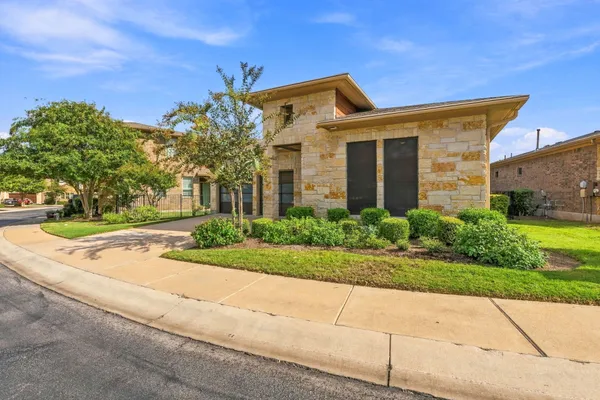 1013 SUE ANN ROSE DR