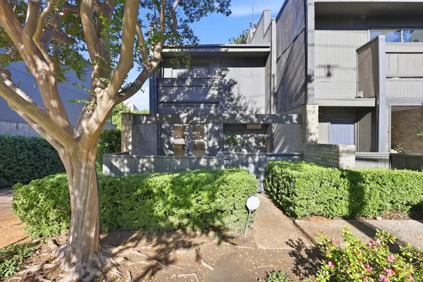 4059 BUENA VISTA ST