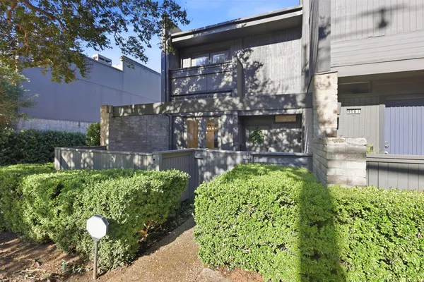 4059 BUENA VISTA ST