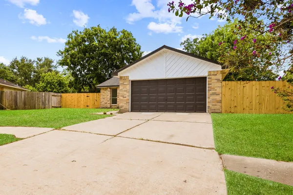7310 LONDRES DR