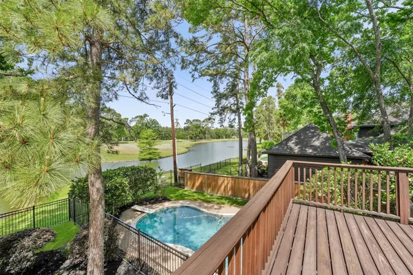 2023 FOREST GARDEN DR