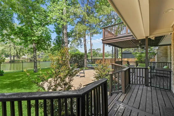 2023 FOREST GARDEN DR