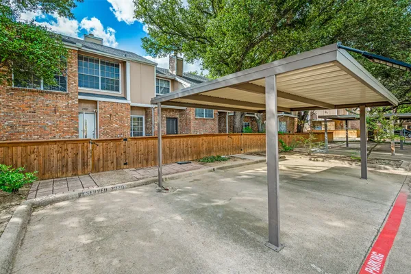 2320 NORTHLAKE CT