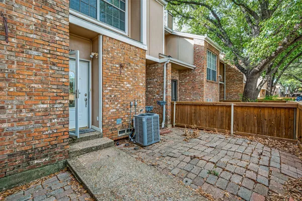 2320 NORTHLAKE CT