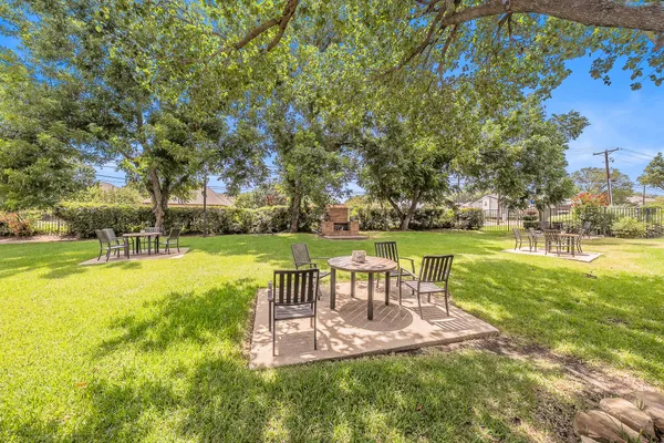 1712 BAIRD FARM CIR 2205