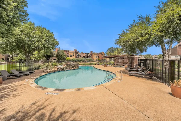 1712 BAIRD FARM CIR 2205