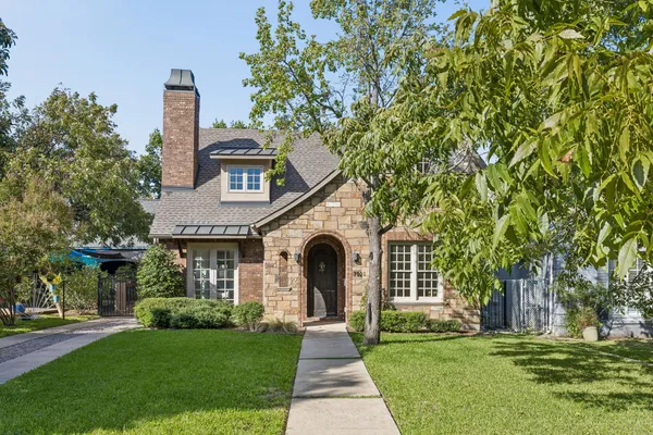 1921 OLD ORCHARD DR