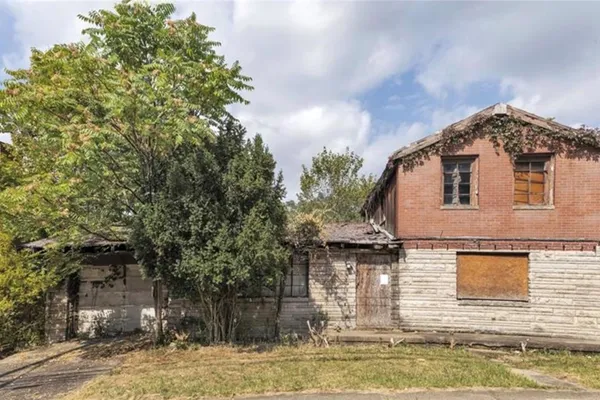 2241 LAKETON RD