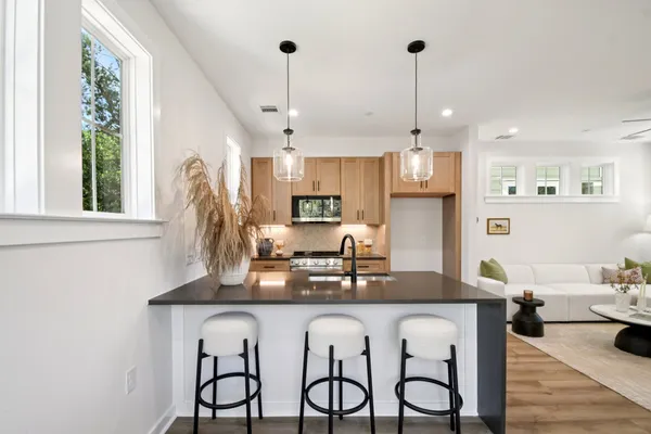 2410 DREW LN #2