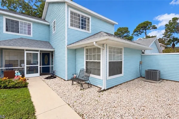 1407 MONARCH CIR B2