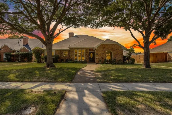 1309 IOWA DR