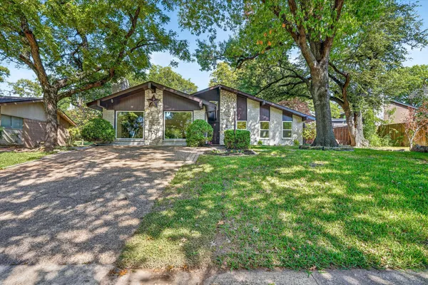 10615 SWALLOW LN