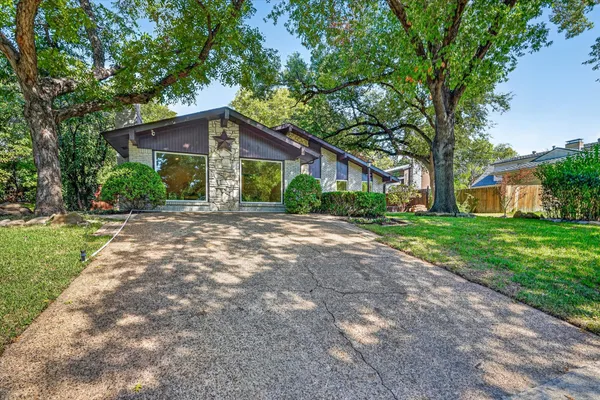10615 SWALLOW LN