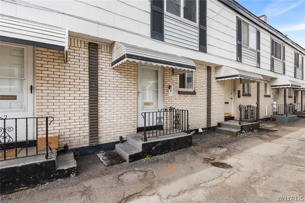 216 SUMMER ST 6