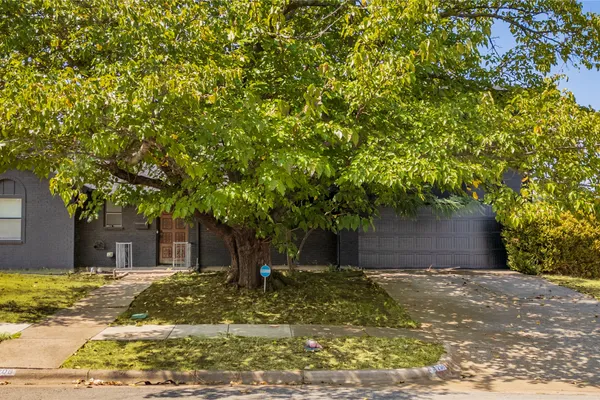 206 SIXPENCE LN