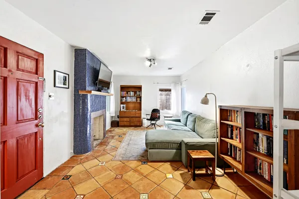 1717 E 38TH 1/2 ST