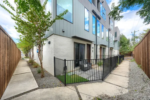 320 MATHEY CT