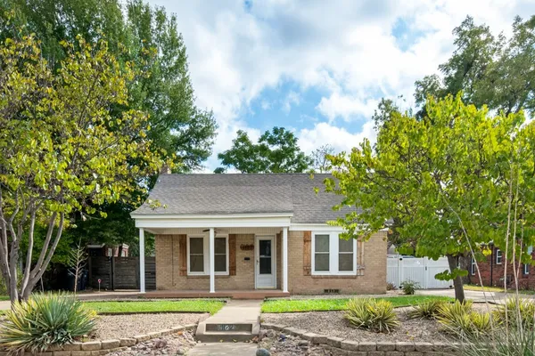 1122 BONNIE BRAE AVE