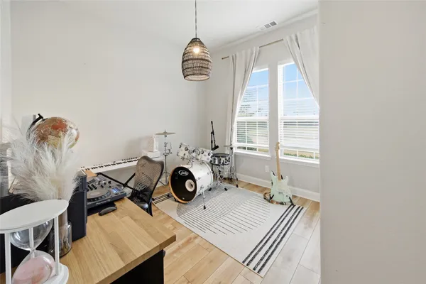 1600 SILLA DR