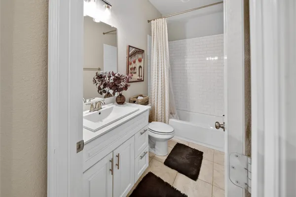1600 SILLA DR