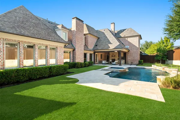 6820 AMARETTO CT