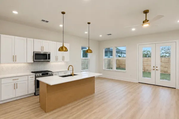 13807 LONGVIEW