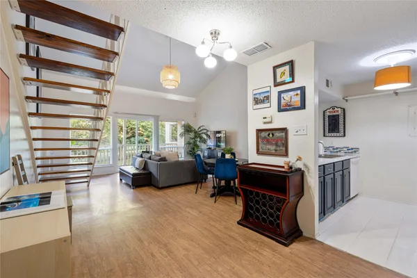 1818 S LAKESHORE BLVD 27