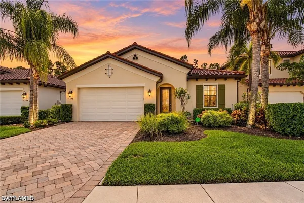 4395 RAFFIA PALM CIR