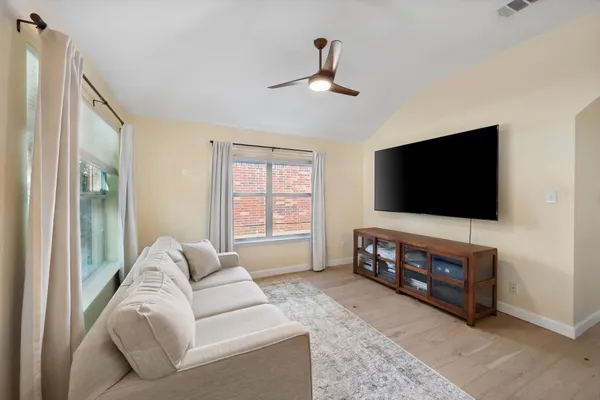 8123 TIERRA DEL SOL RD