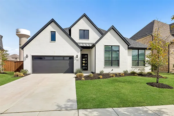 1713 LILAC LN