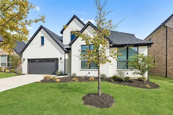 1713 LILAC LN