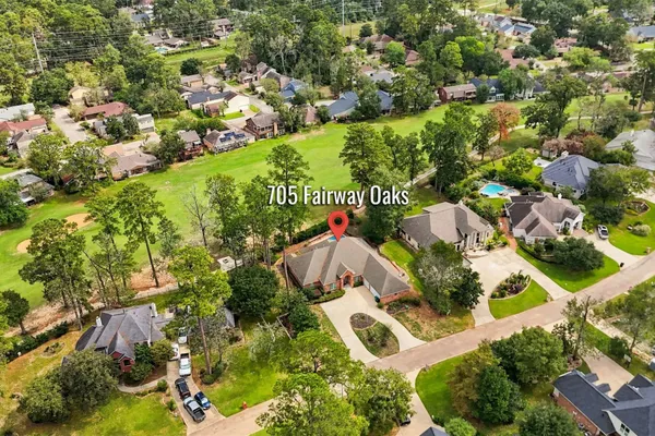 705 FAIRWAY OAKS
