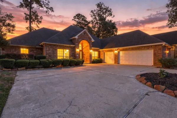 705 FAIRWAY OAKS