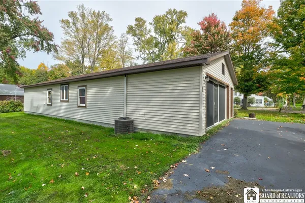 30 LINWOOD AVE