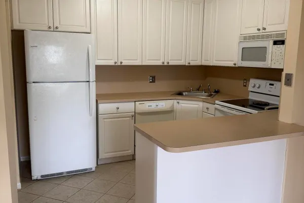 211 PINE HOV CIR A-2