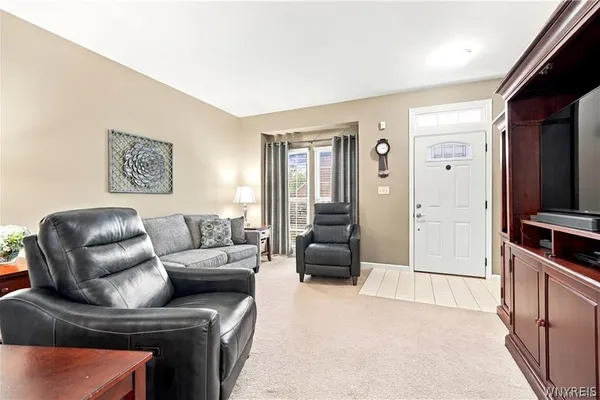 11 CARLA LN