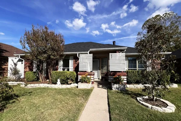 607 BLUEBONNET DR