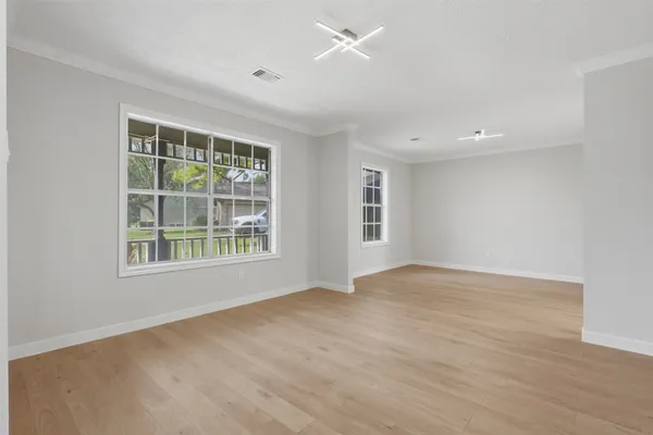 3019 LOTUS LN