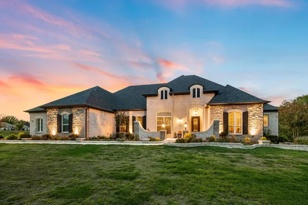 1014 LIVE OAK LN