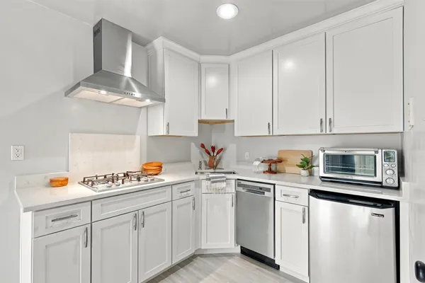 1111 W 10TH ST 213