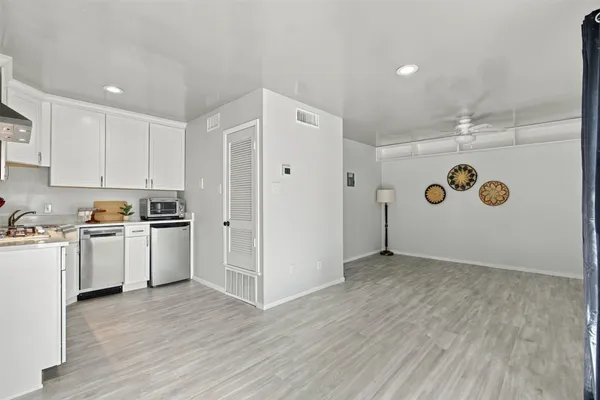 1111 W 10TH ST 213